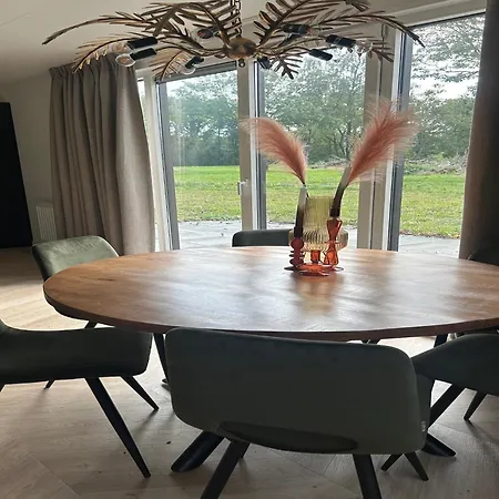 Semesterbostad In Boutique Park, Ulicoten